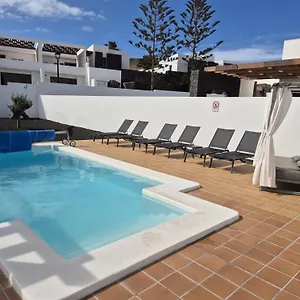 https://villalia-c7.in-canary-islands.com